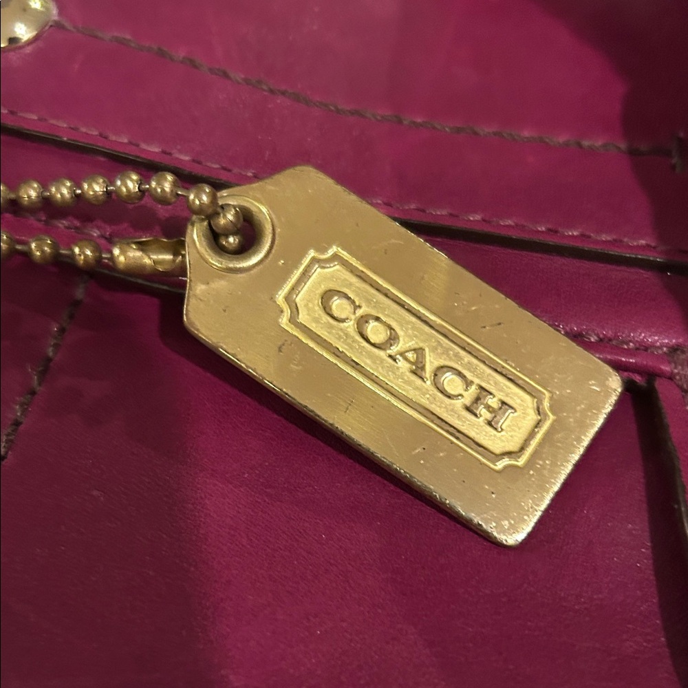 Coach Pink Leather Clutch Bag with Embossed Logo - Picture 3 of 5